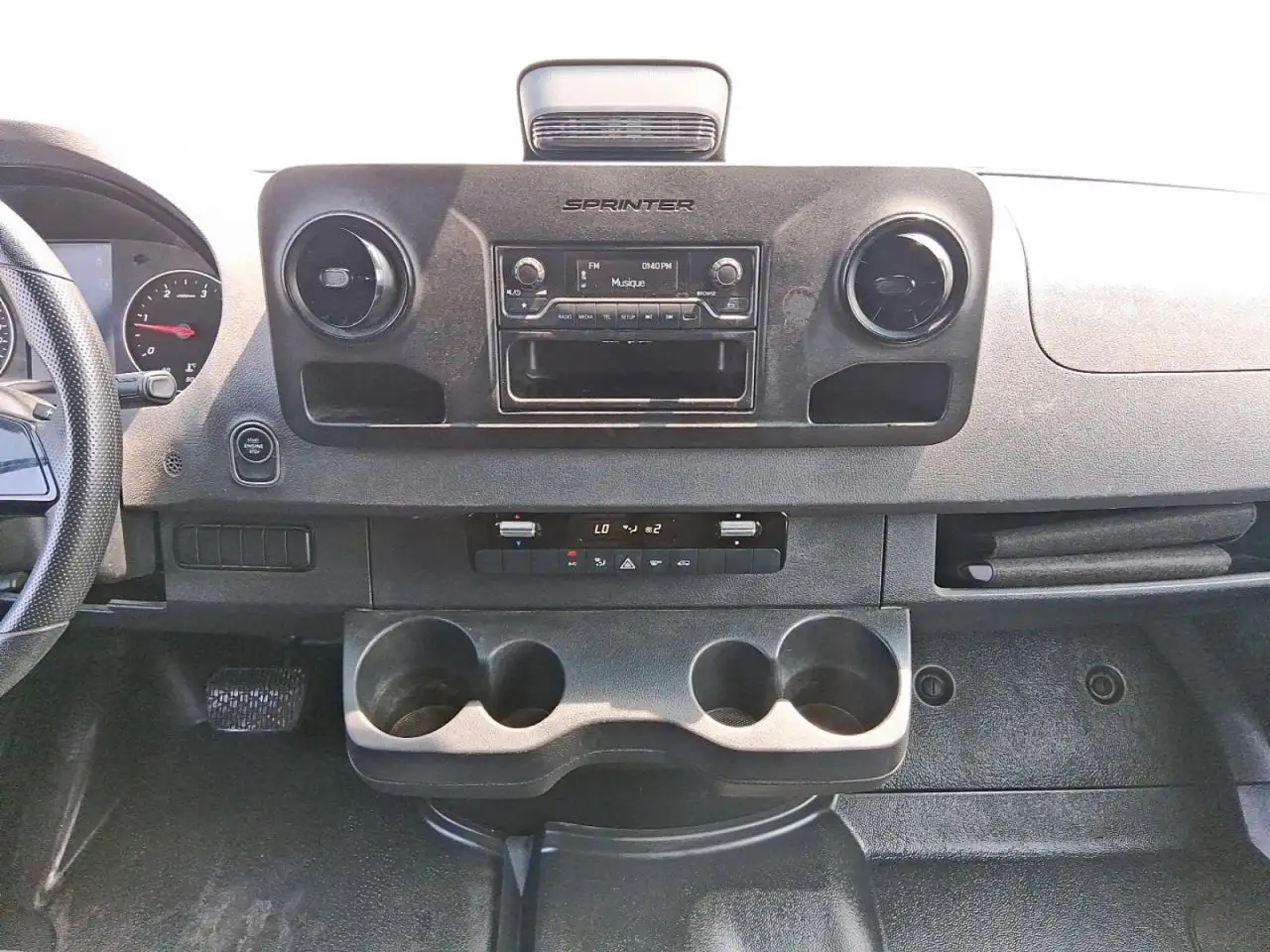 Mercedes-Benz Sprinter - Image 14