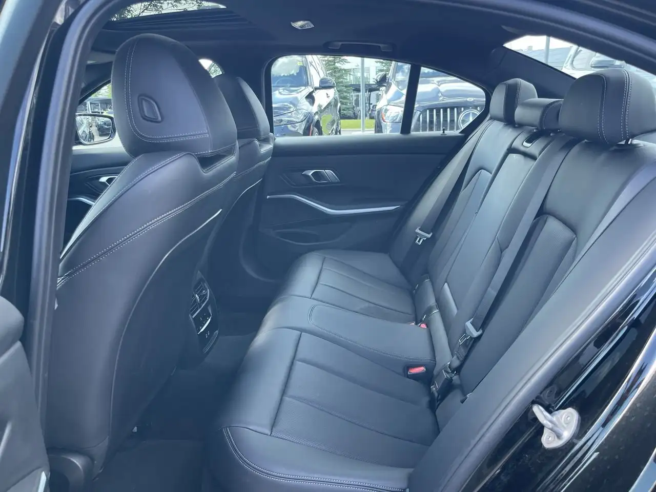 BMW 3 Series - Image 31
