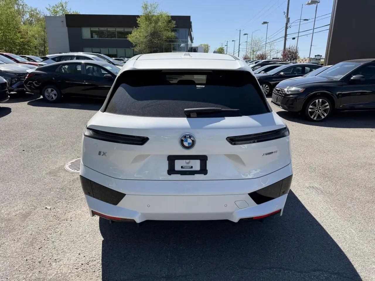 BMW iX - Image 5