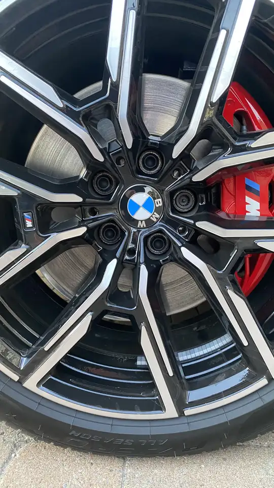BMW i4 - Image 1