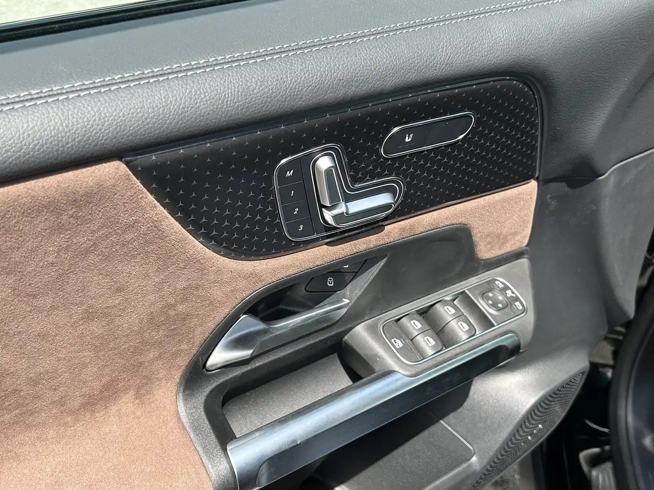 Mercedes-Benz GLB - Image 10