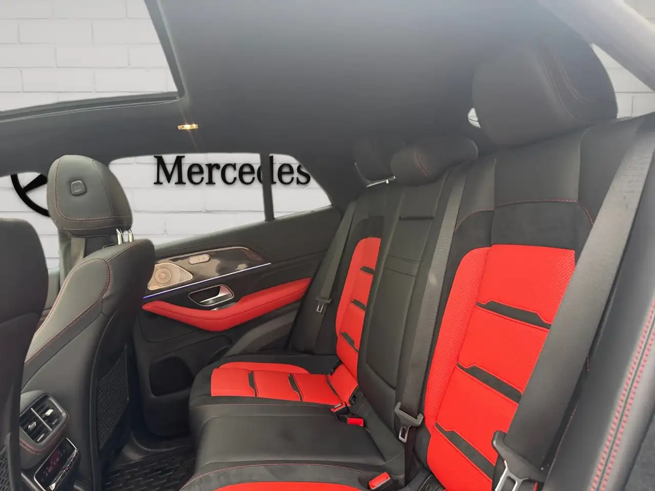 Mercedes-Benz GLE - Image 22