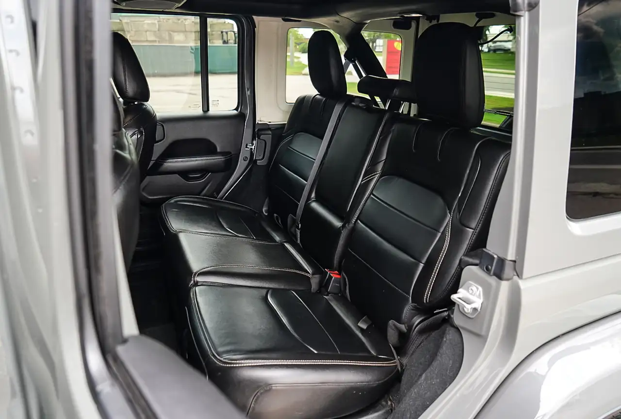 Jeep Wrangler - Image 24