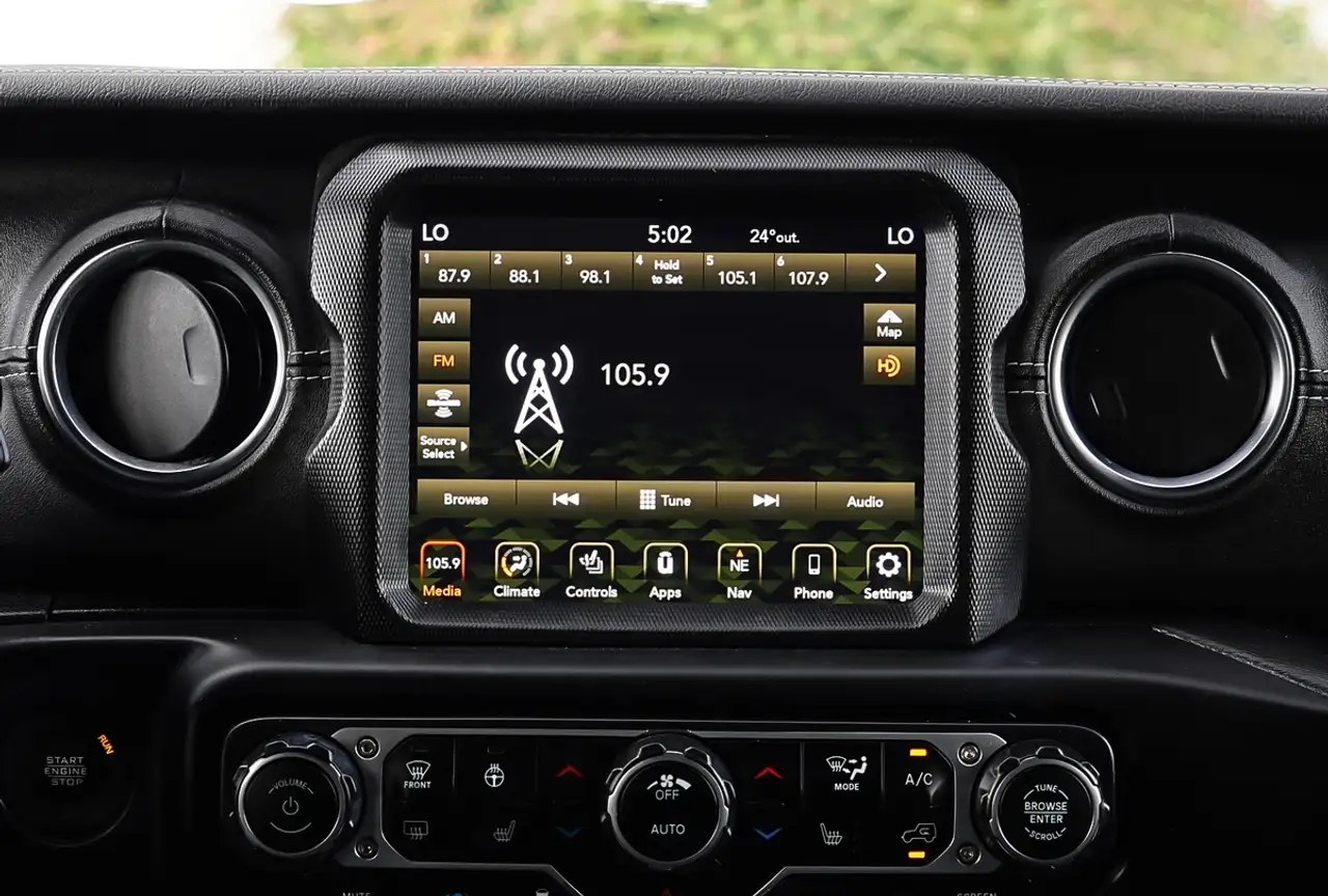 Jeep Wrangler - Image 13