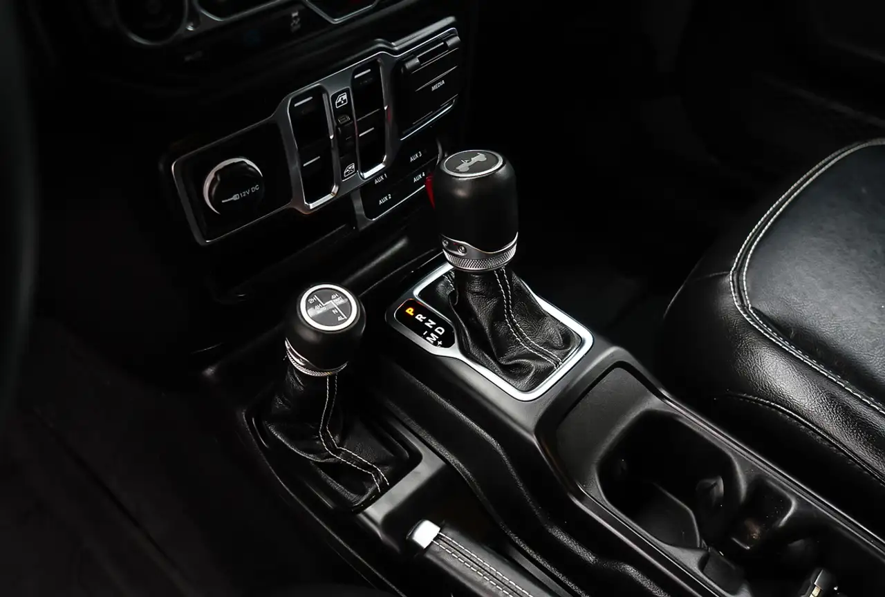 Jeep Wrangler - Image 15