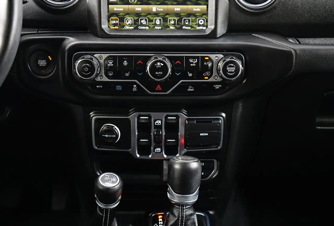 Jeep Wrangler - Image 14