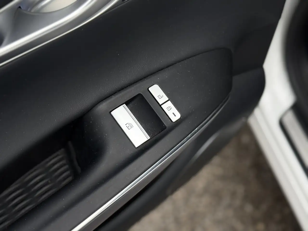 Genesis GV70 - Image 32