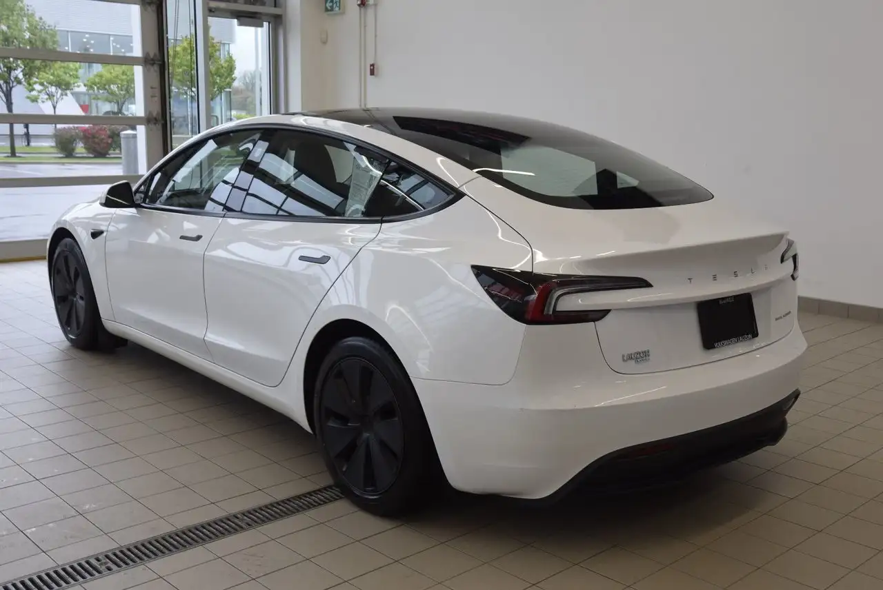 Tesla Model 3 - Image 13