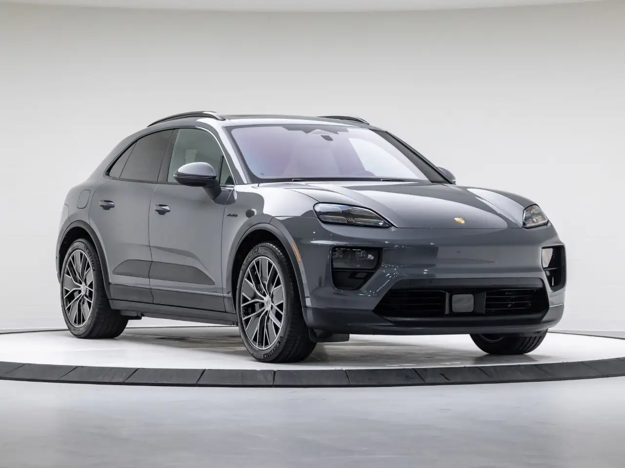 Porsche Macan - Image 13