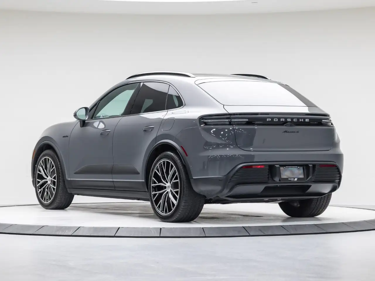 Porsche Macan - Image 4
