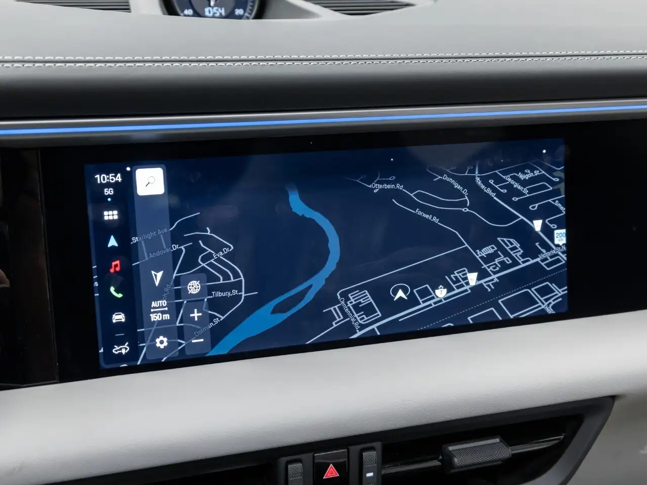 Porsche Macan - Image 18
