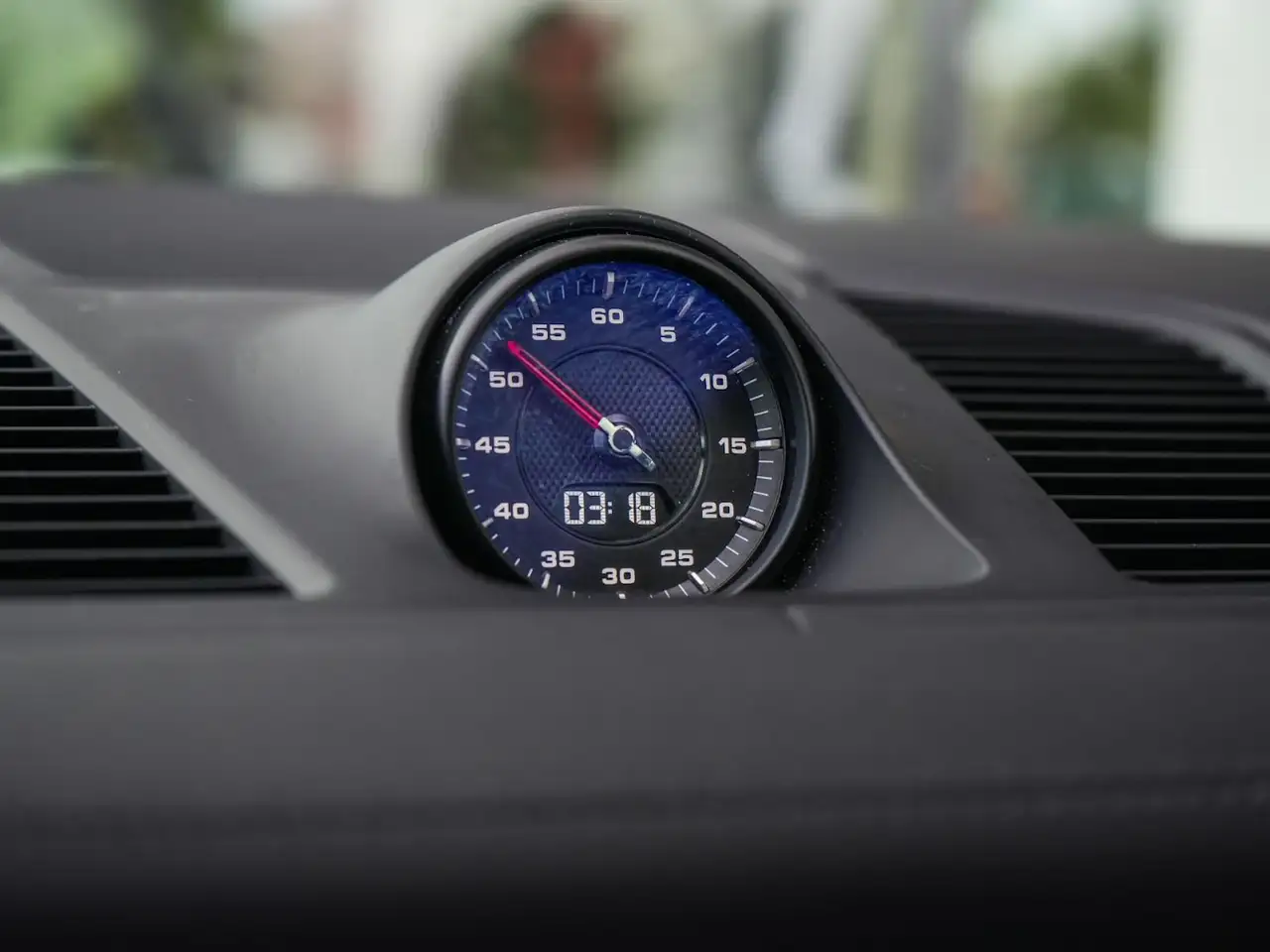 Porsche Cayenne - Image 32