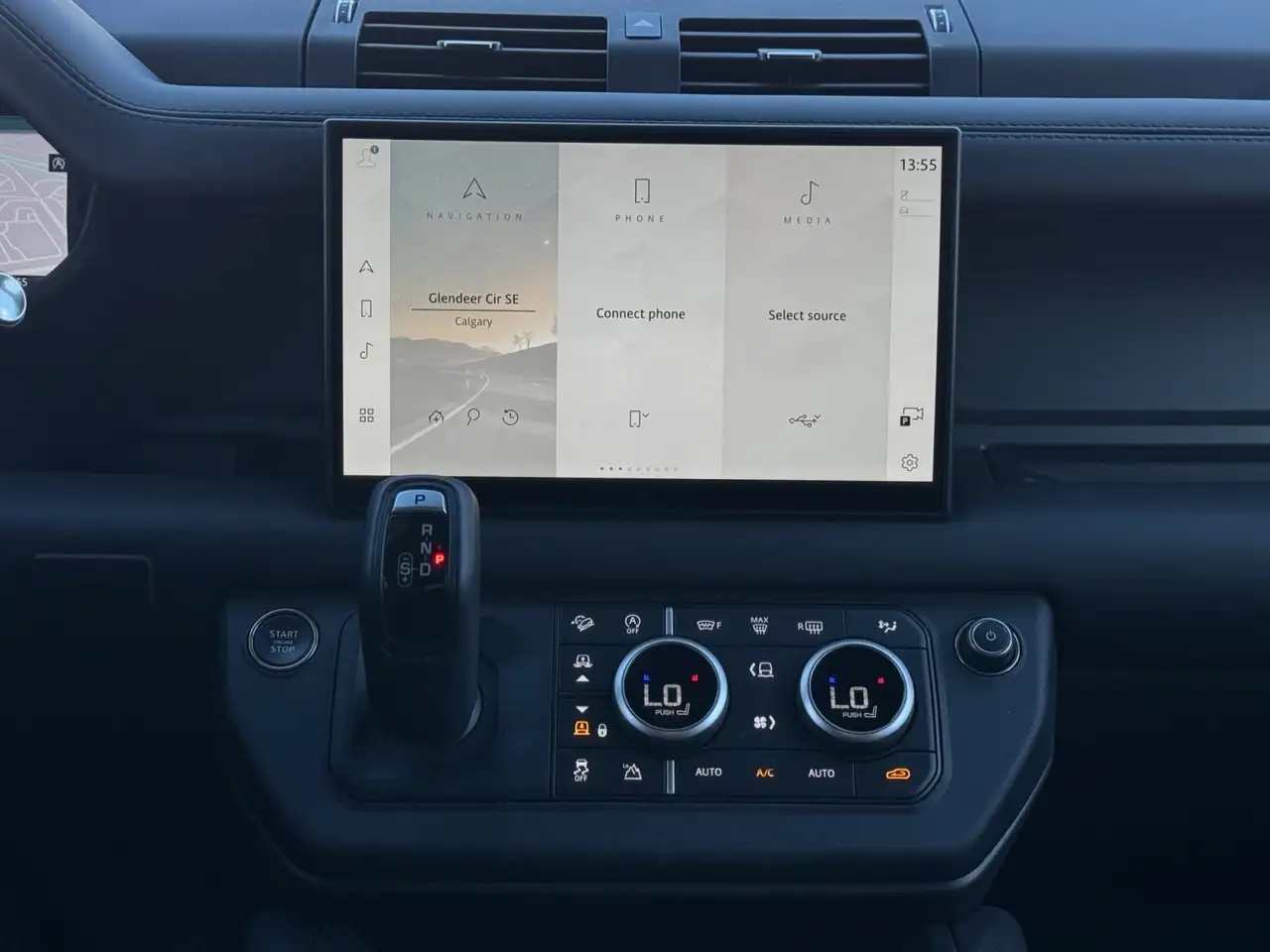 Land Rover Defender - Image 15