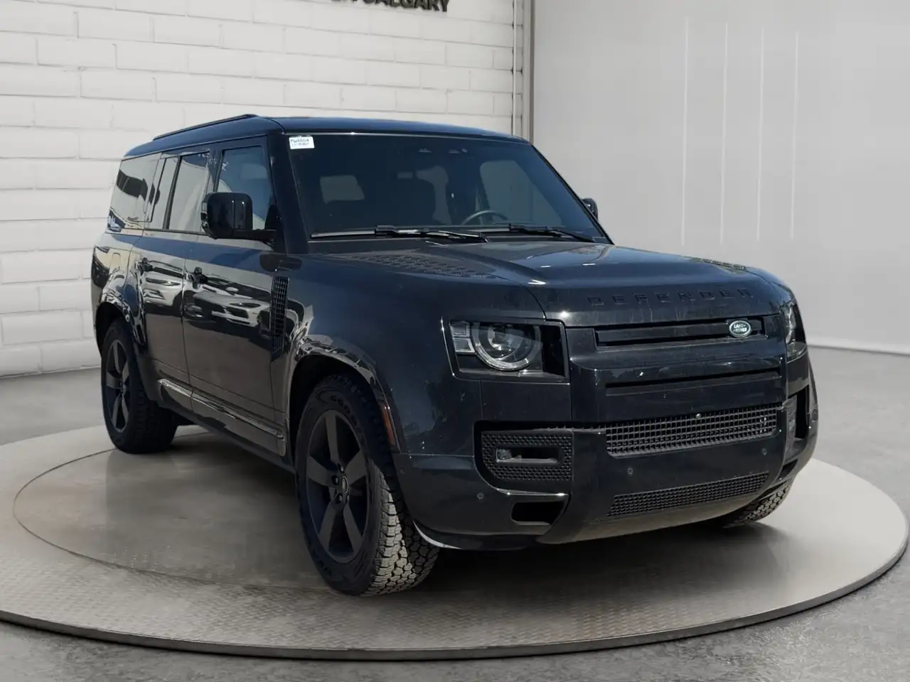 Land Rover Defender - Image 7