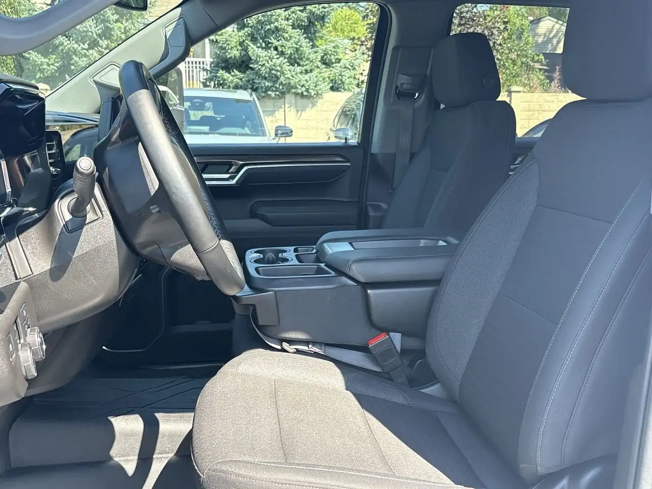 Chevrolet Silverado 1500 - Image 19