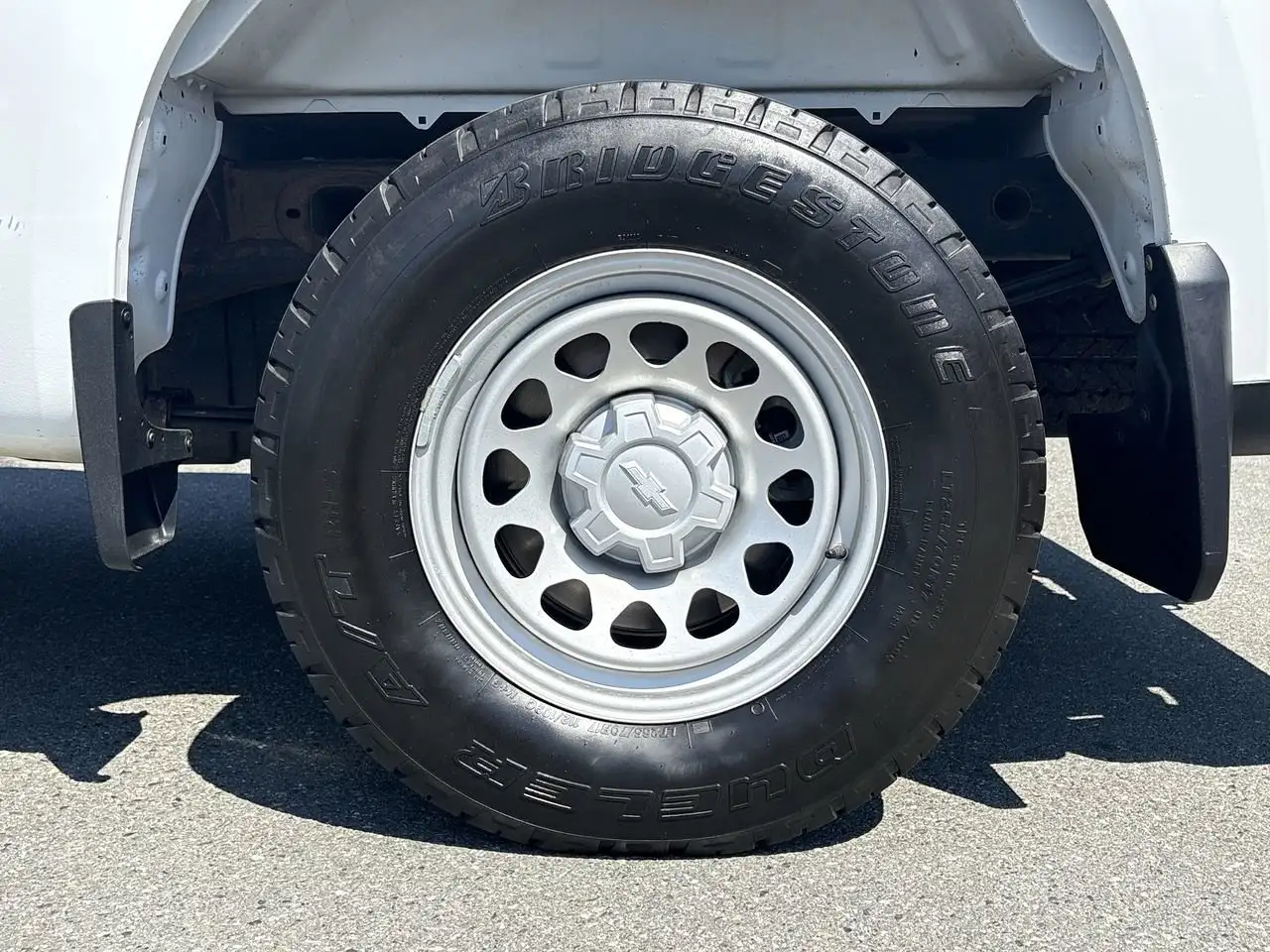 Chevrolet Silverado 1500 - Image 18