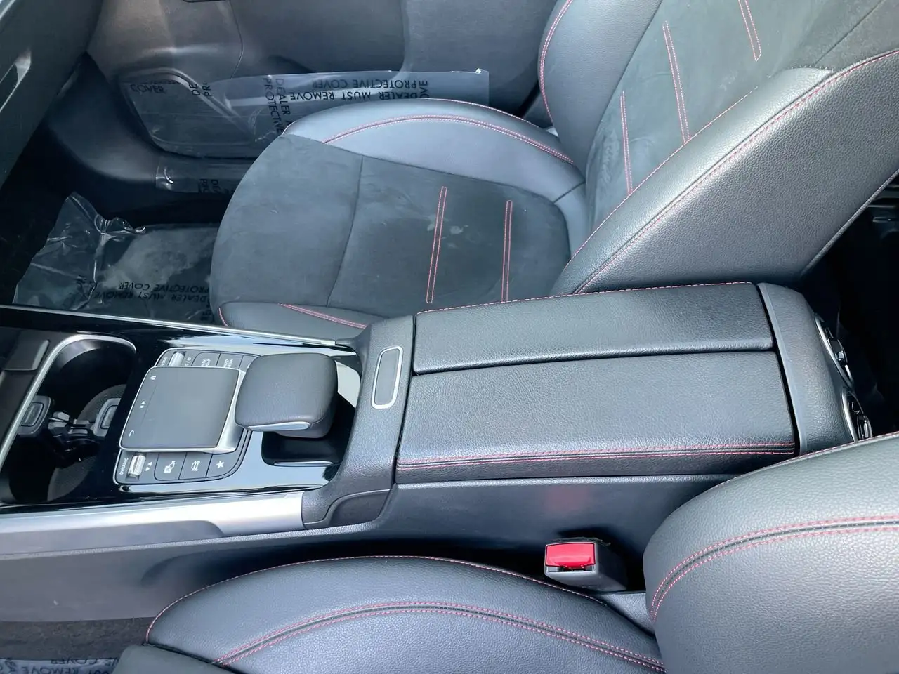 Mercedes-Benz GLB - Image 29