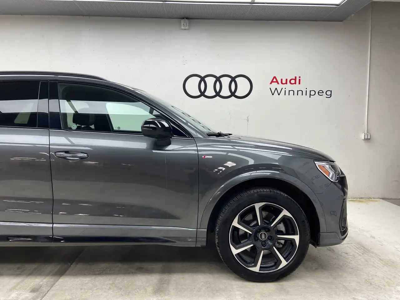 Audi Q3 - Image 3