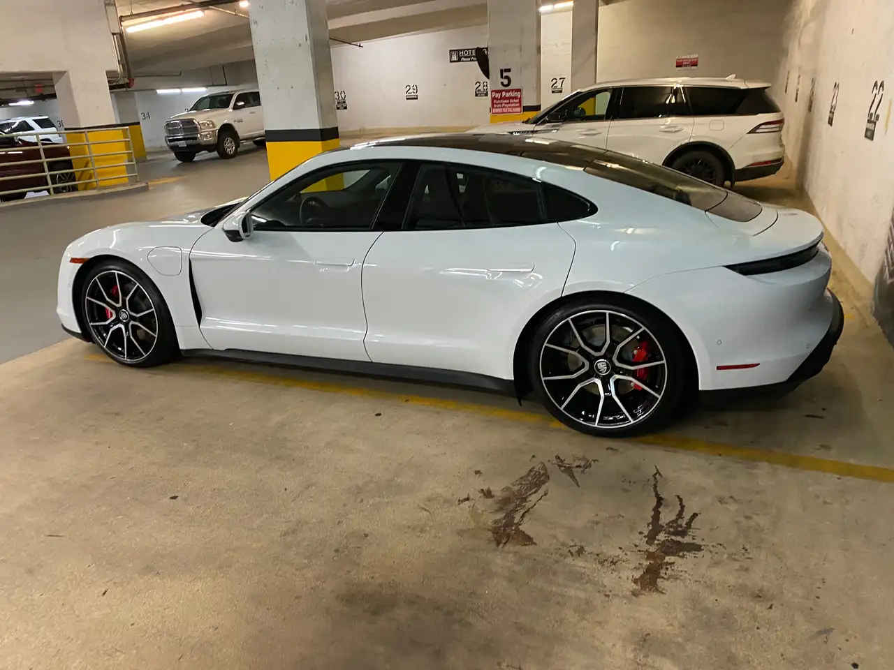 Porsche Taycan - Image 3
