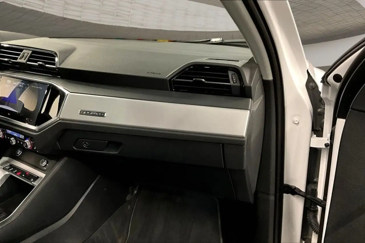 Audi Q3 - Image 28