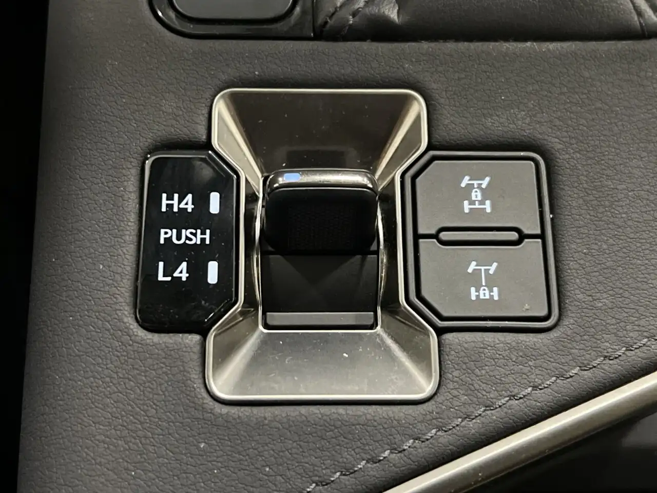Lexus GX - Image 24