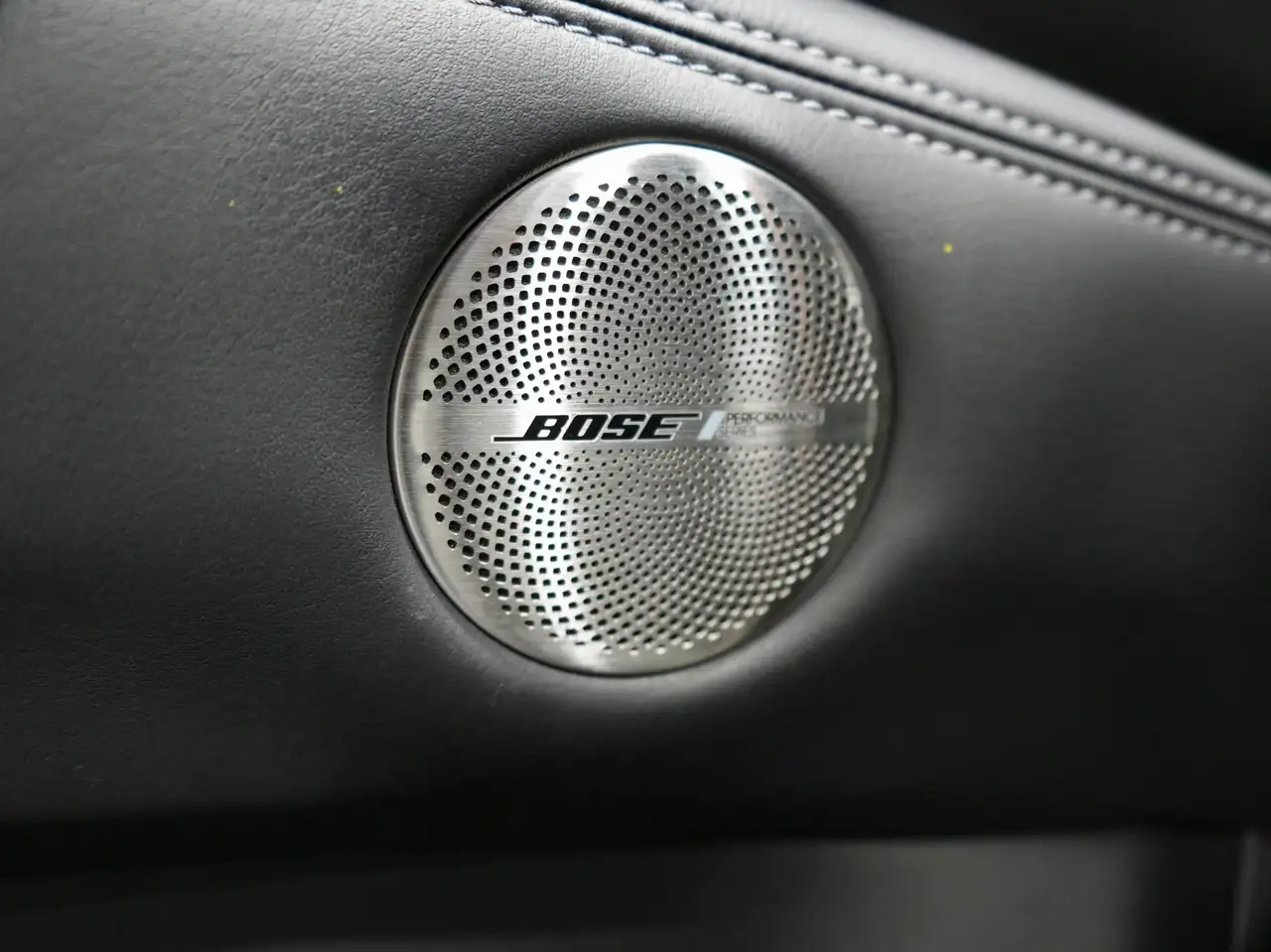 Infiniti QX80 - Image 30