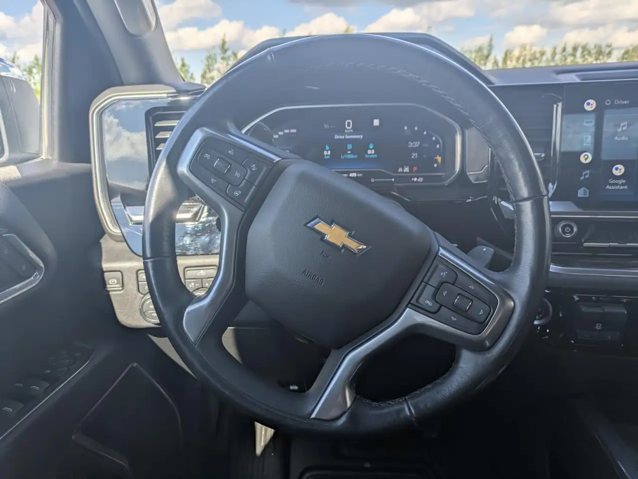 Chevrolet Silverado - Image 12