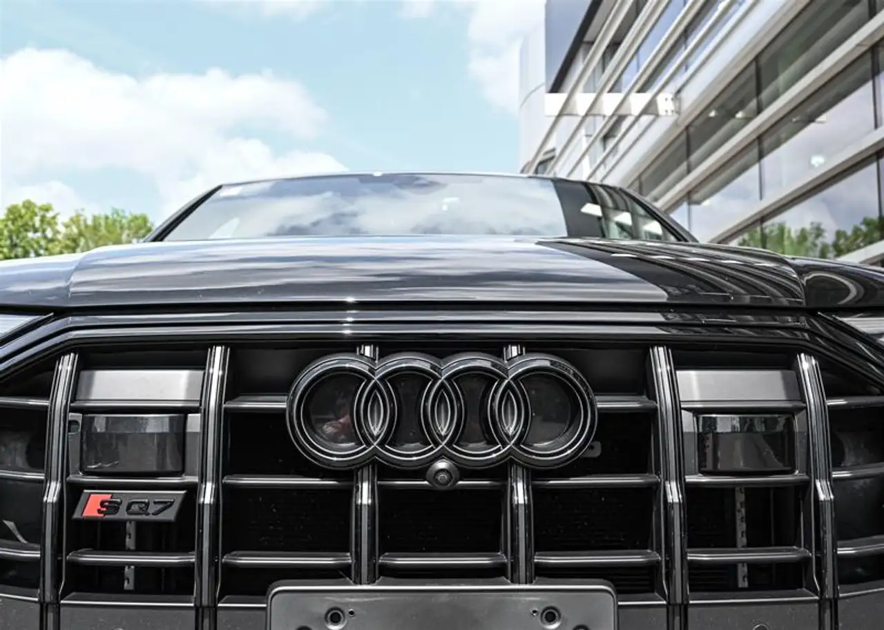 Audi SQ7 - Image 24