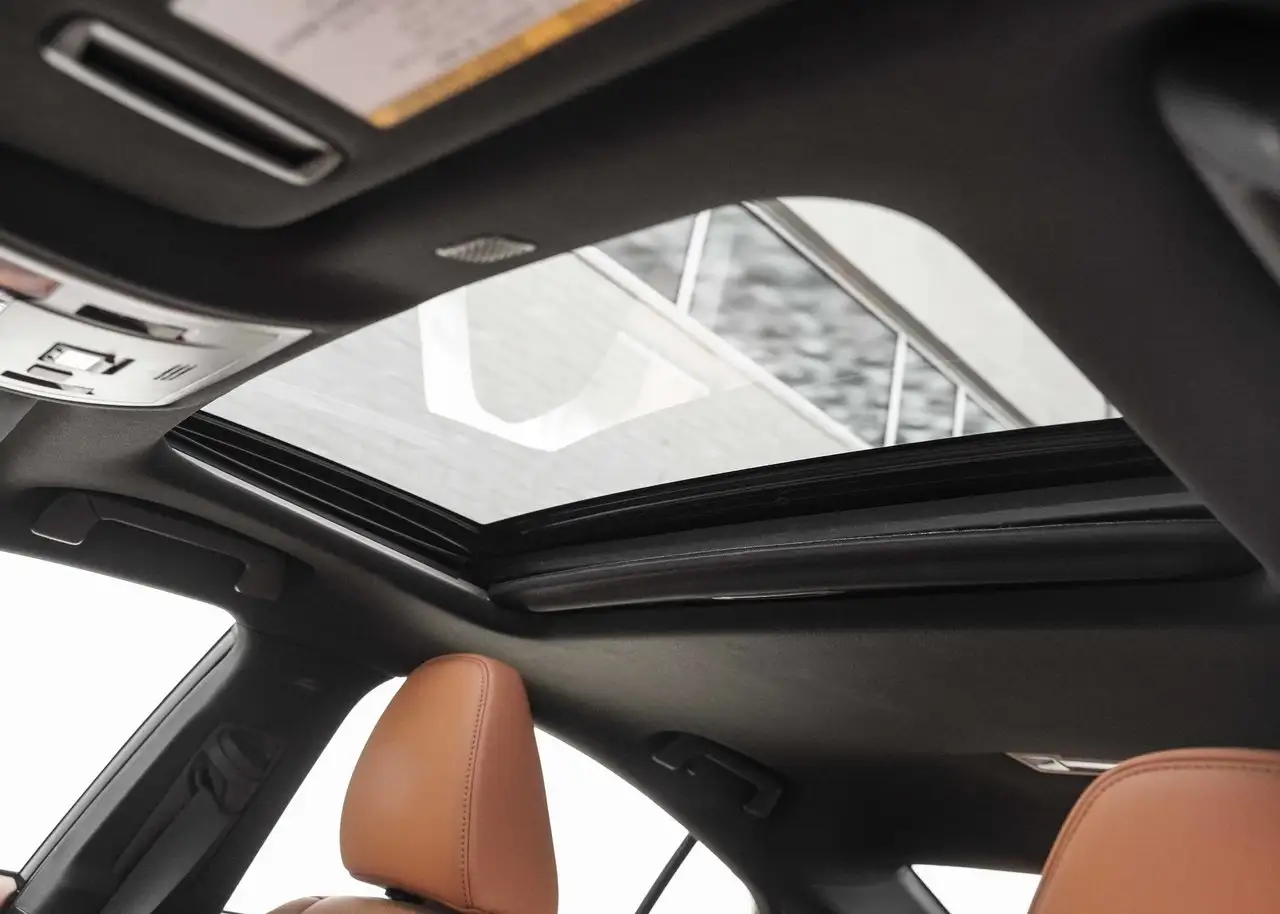 Lexus IS 300 - Image 34