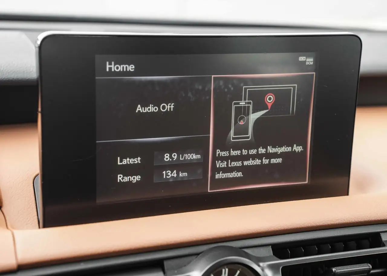 Lexus IS 300 - Image 22