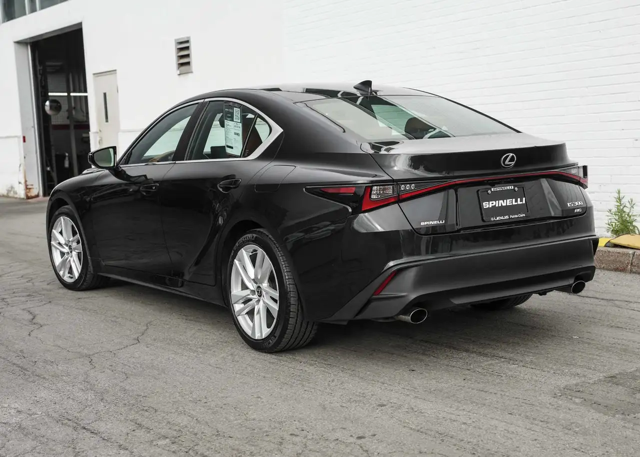 Lexus IS 300 - Image 5