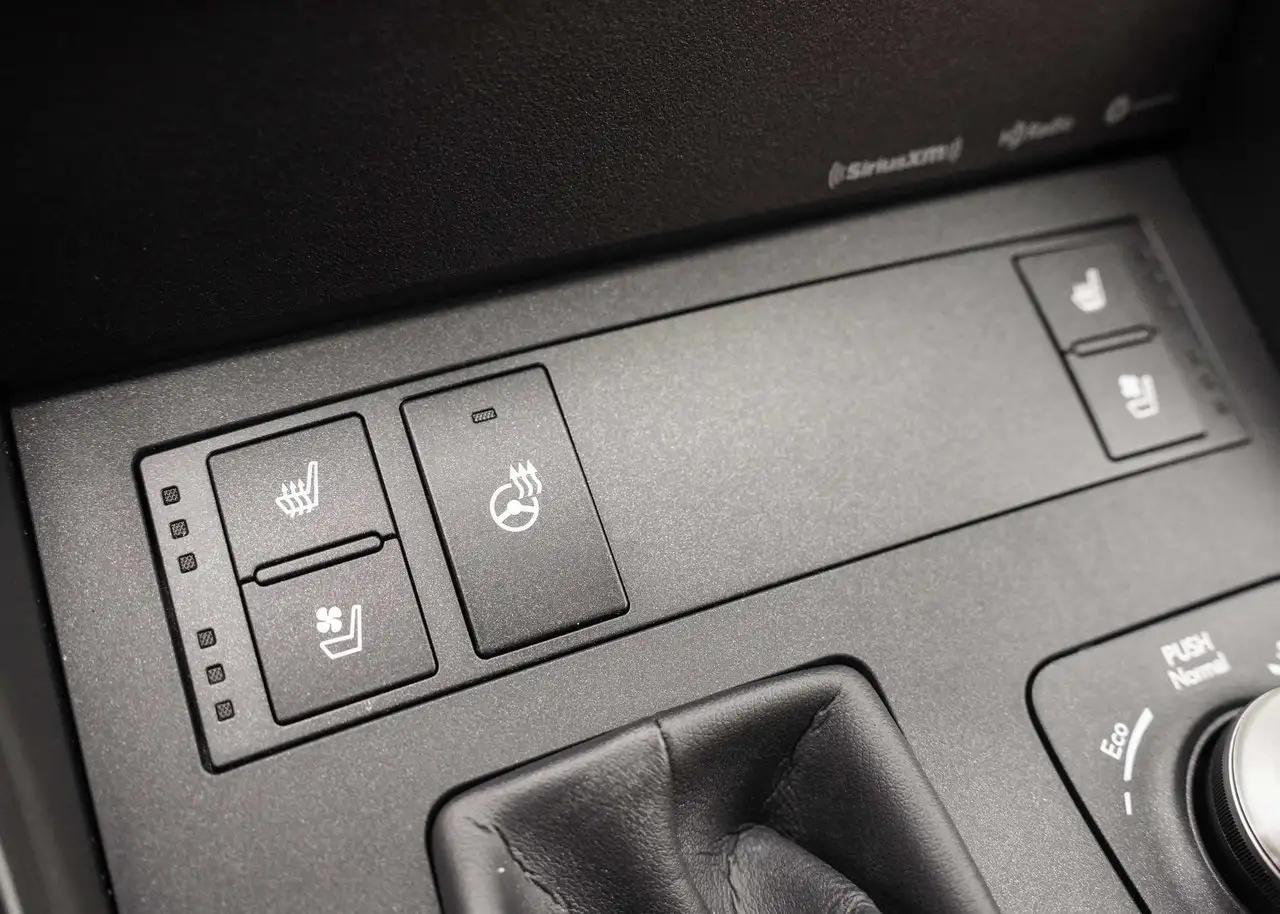 Lexus IS 300 - Image 27