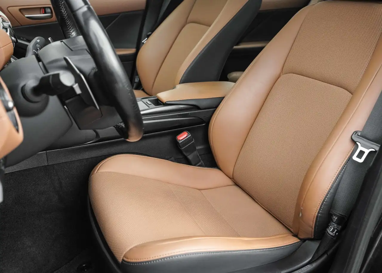Lexus IS 300 - Image 9