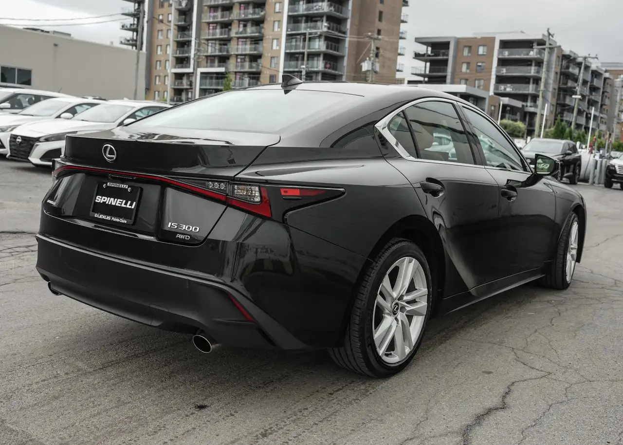 Lexus IS 300 - Image 7