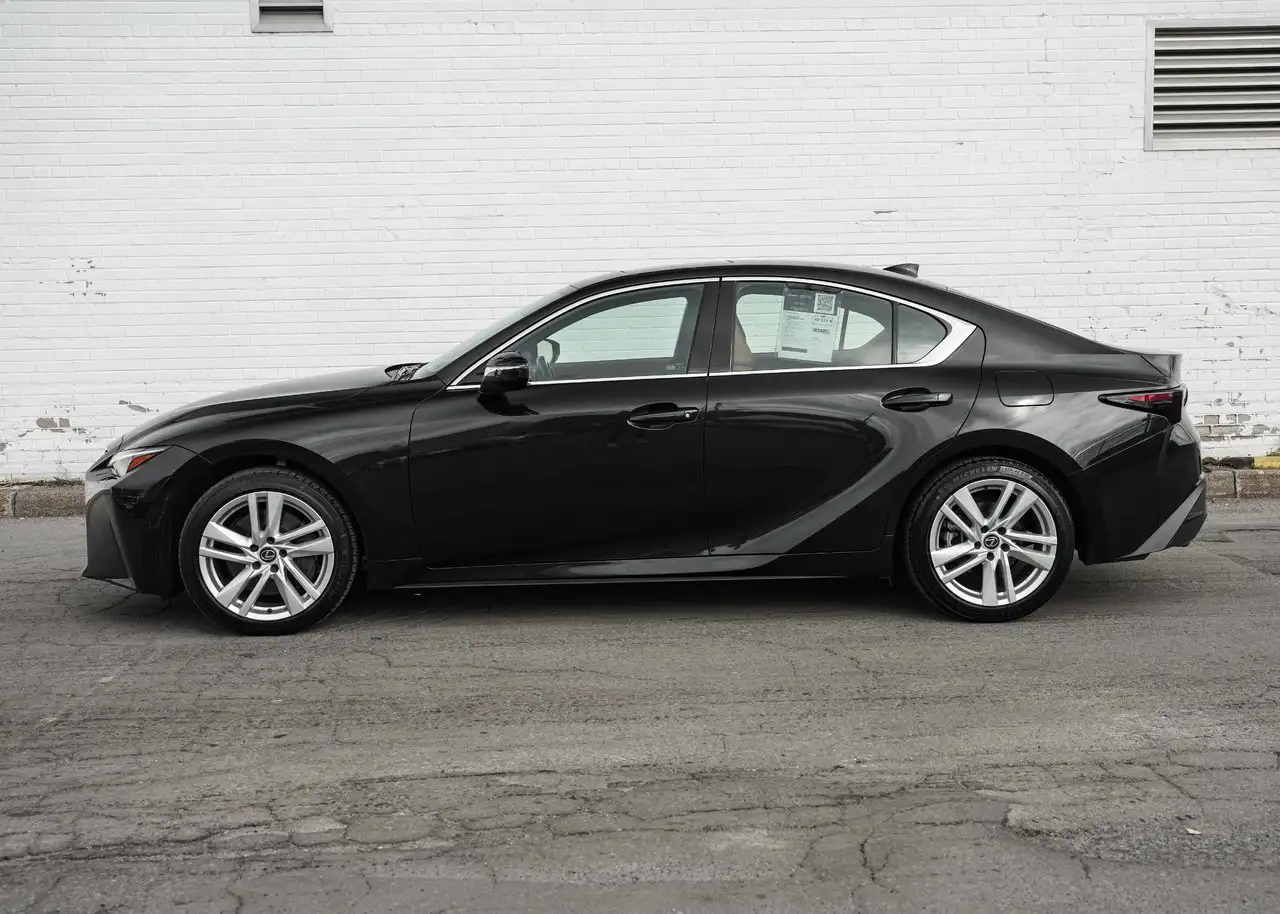 Lexus IS 300 - Image 4