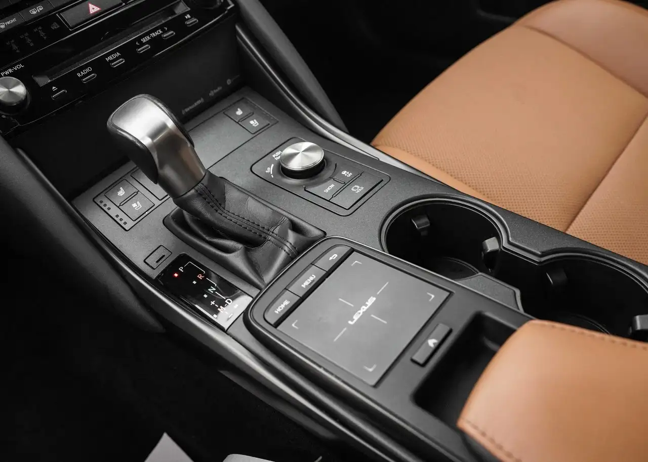 Lexus IS 300 - Image 31