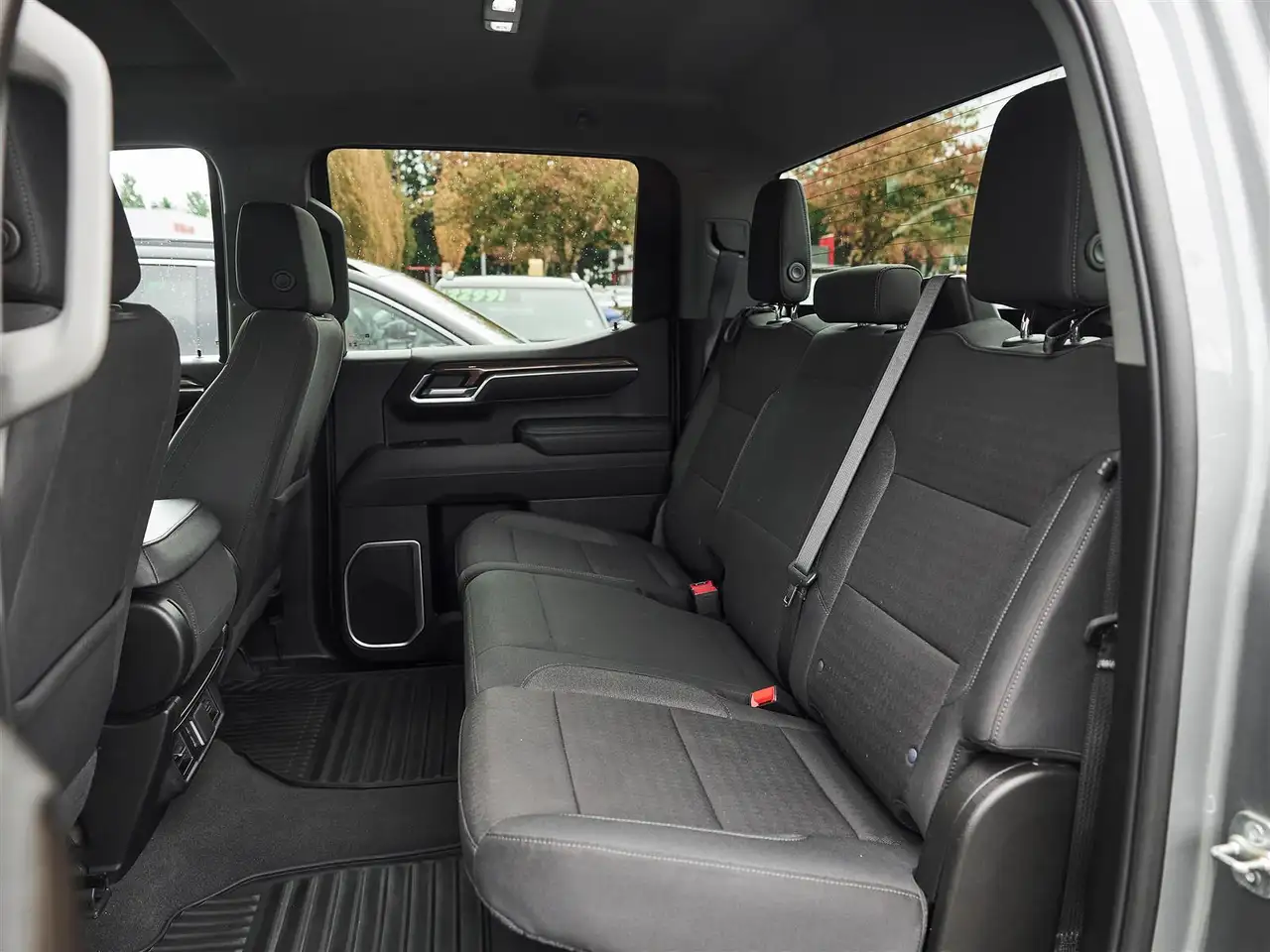 Chevrolet Silverado 1500 - Image 19