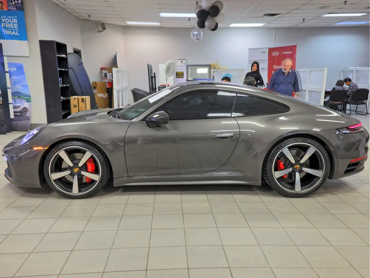 Porsche 911 - Image 9