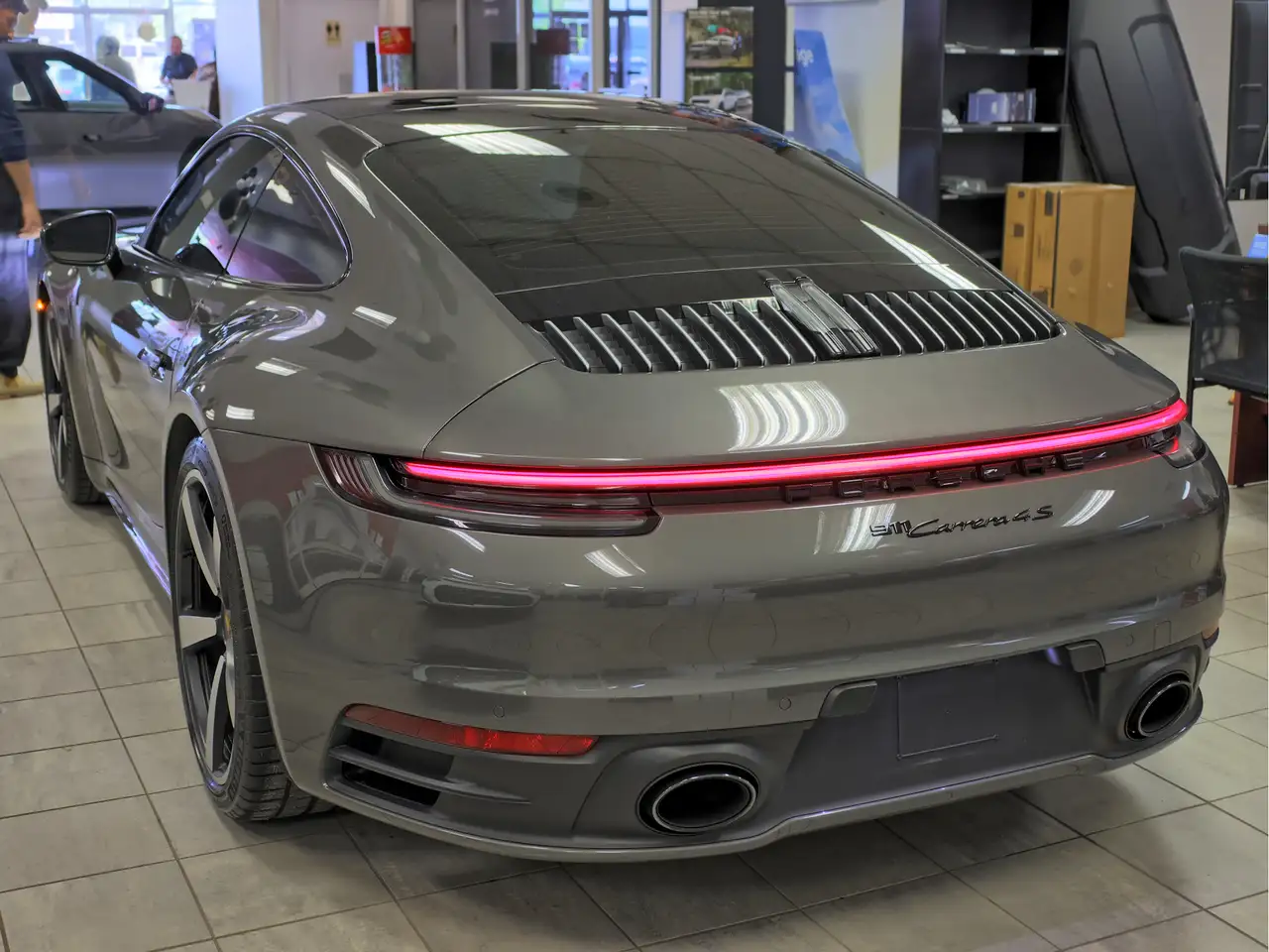 Porsche 911 - Image 13