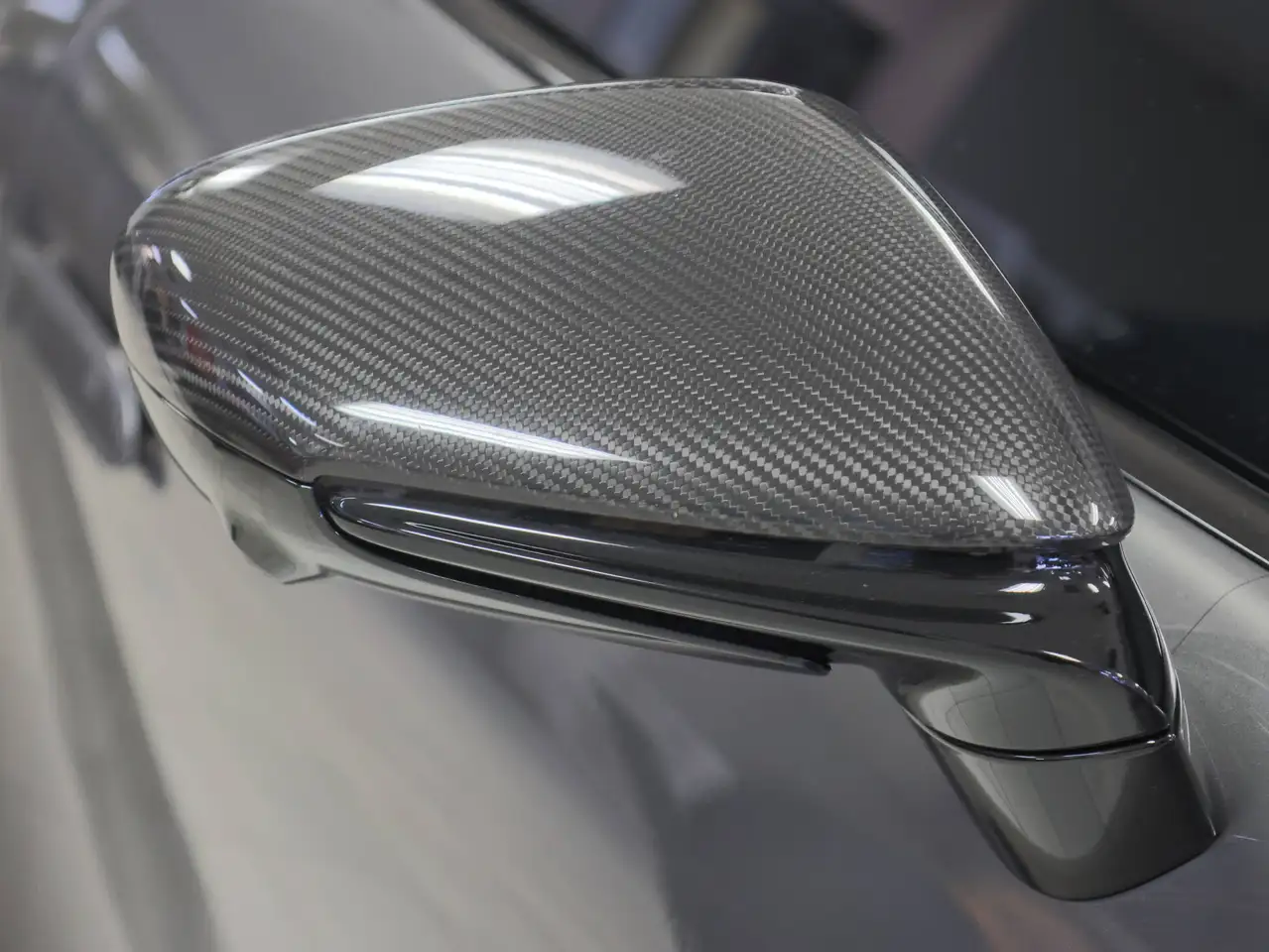 Porsche 911 - Image 34