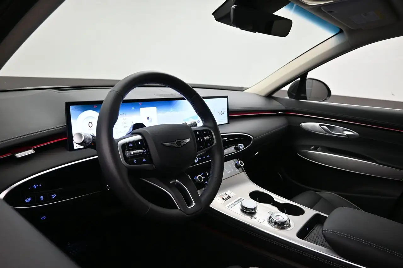 Genesis GV70 - Image 5