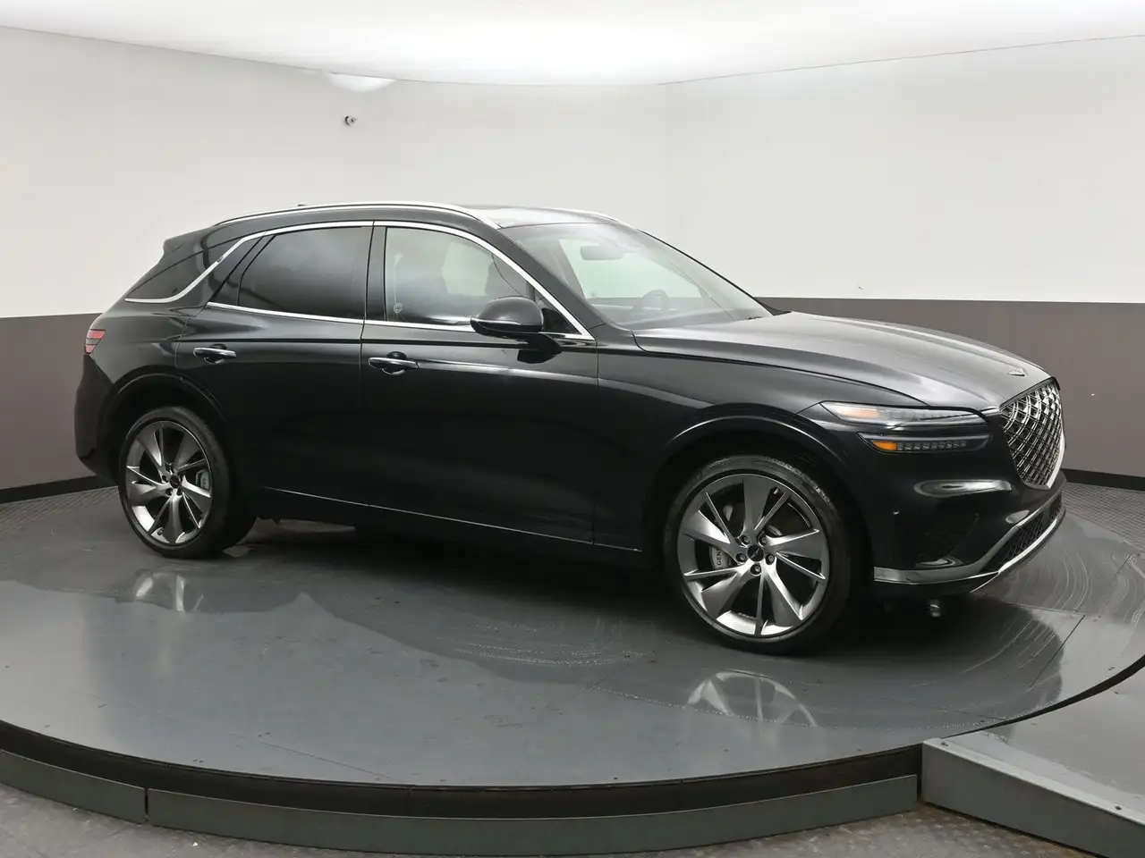 Genesis GV70 - Image 1