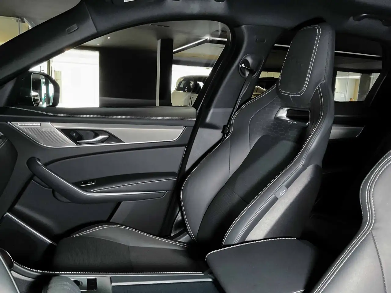 Jaguar F-Pace - Image 19