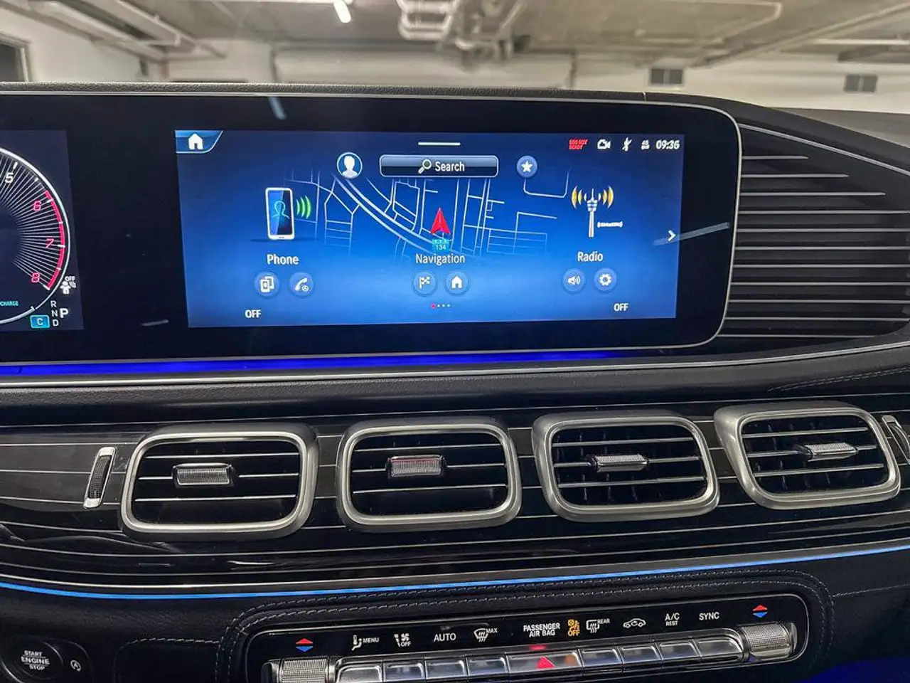 Mercedes-Benz GLS - Image 17