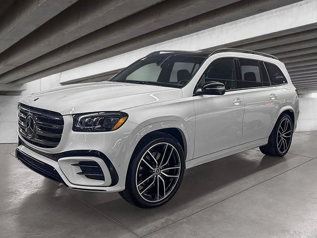 Mercedes-Benz GLS - Image 1