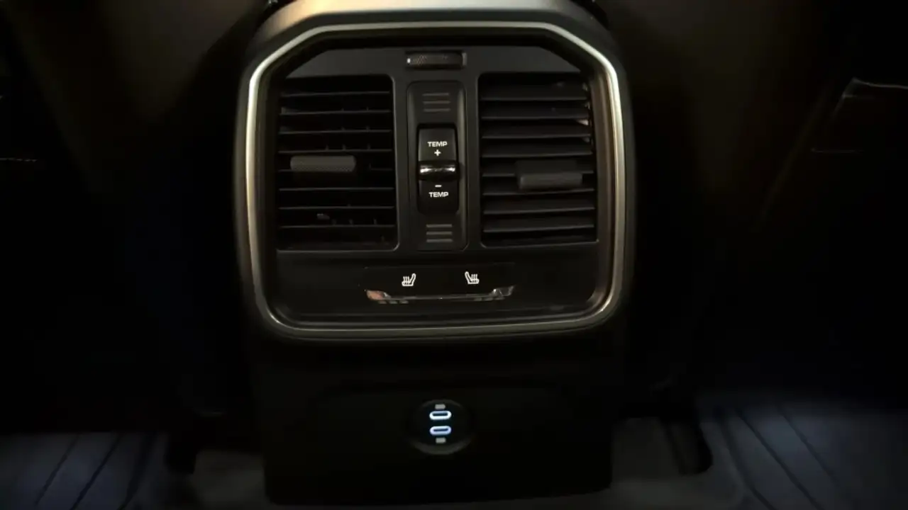Porsche Macan - Image 23