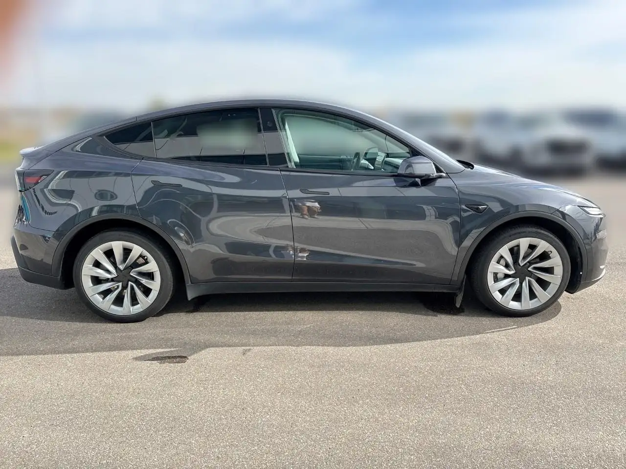 Tesla Model Y - Image 9
