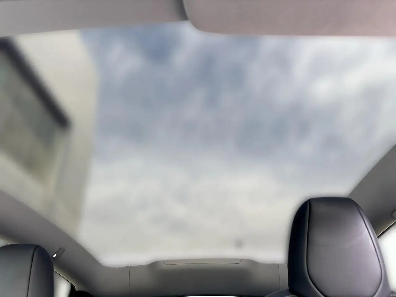 Tesla Model Y - Image 16