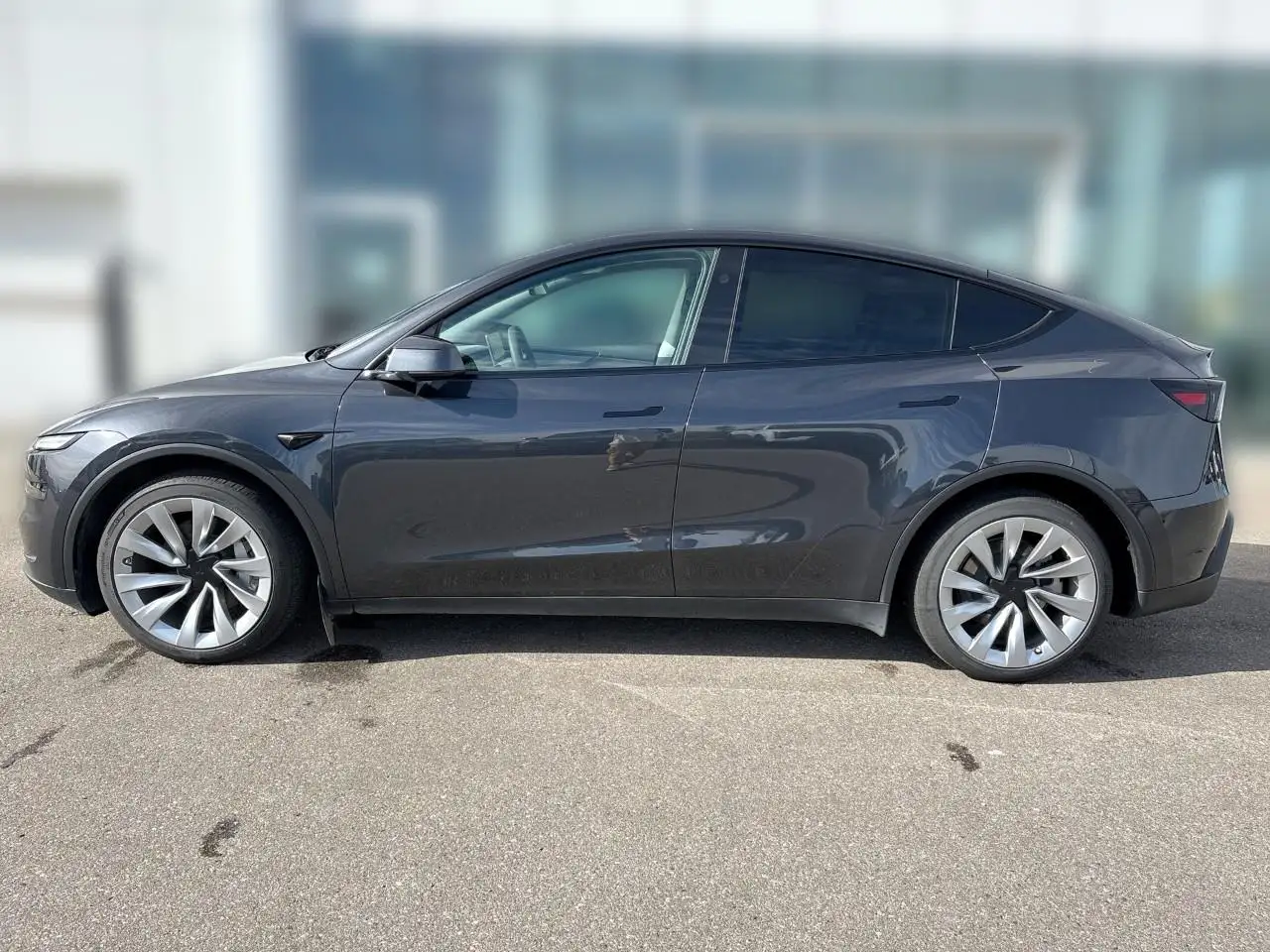 Tesla Model Y - Image 5