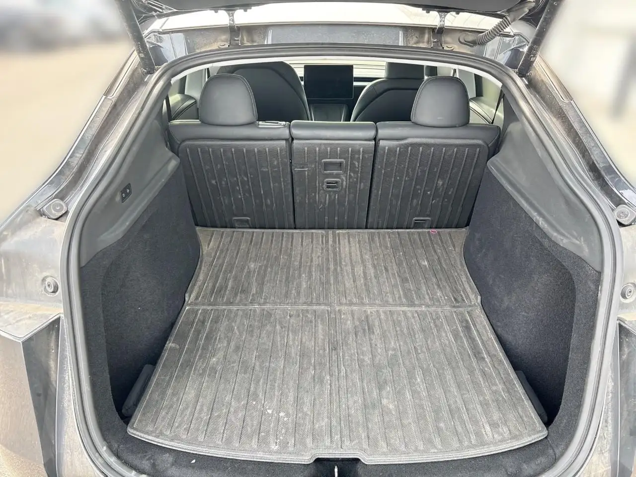 Tesla Model Y - Image 21